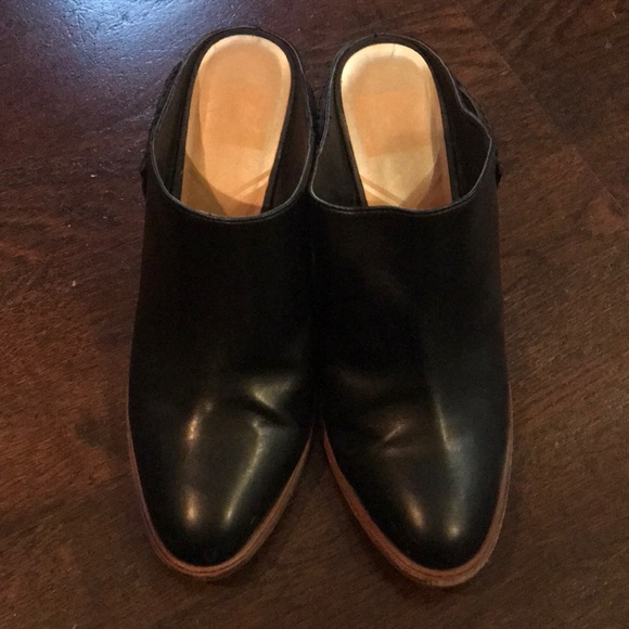 Black mules! Beautiful and trendy👌🏻a must have - Picture 2 of 5